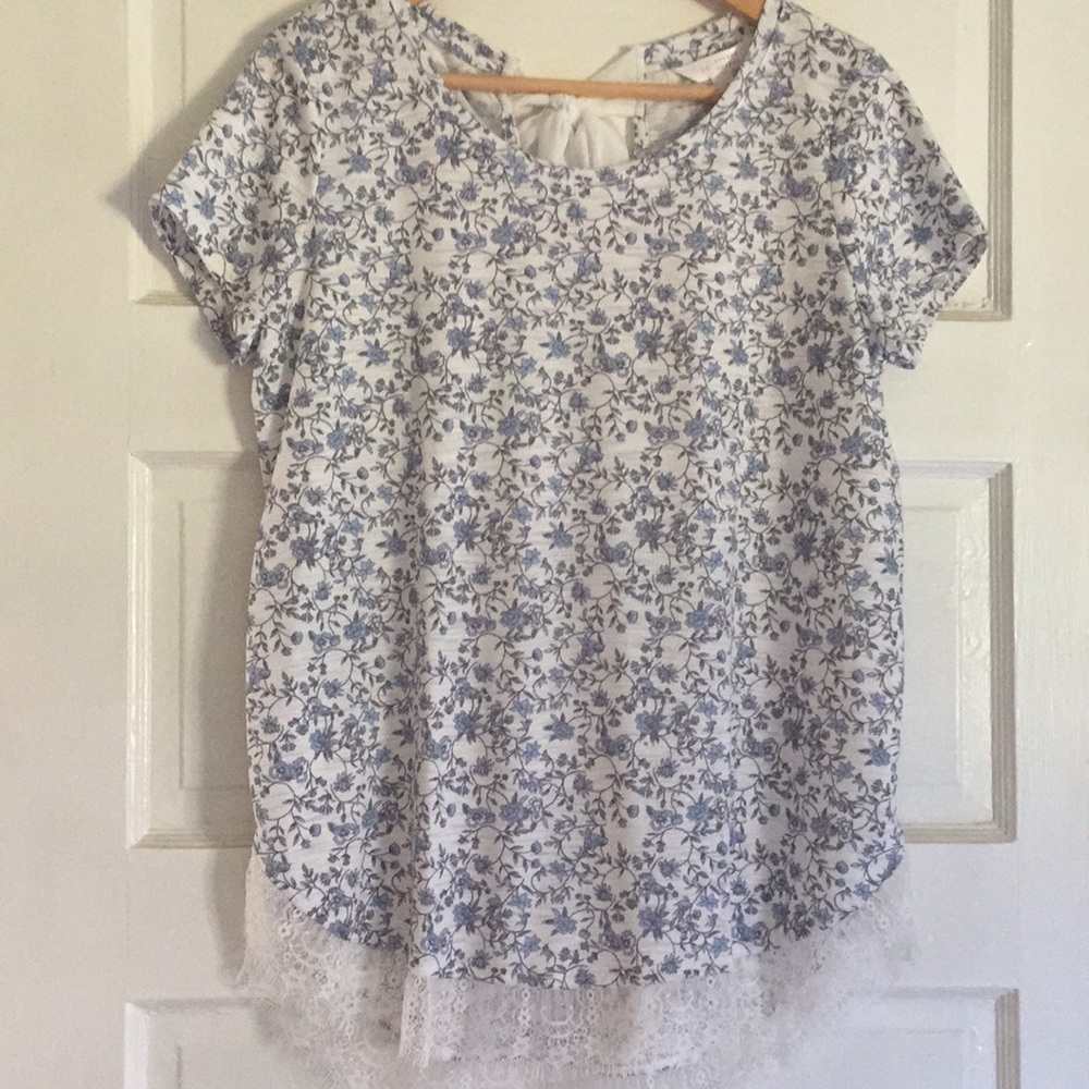 Lauren Conrad Lace Trim Tie Back Top Size M